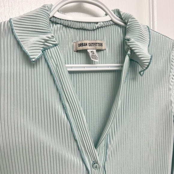 UO Teal Pleated Button Up Shirt - Picture 2 of 4